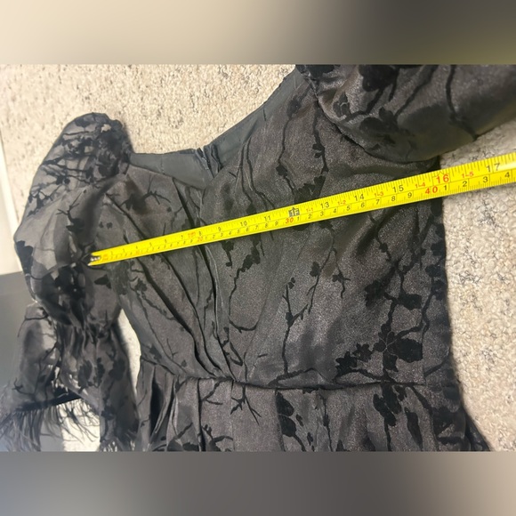 Vintage L ultra sheer/feather vintage dress in excellent vintage condition. - Picture 14 of 16